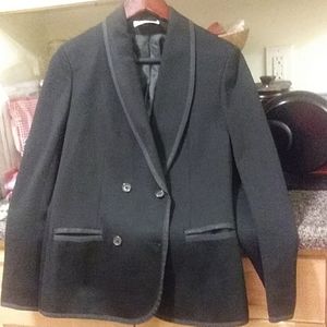 Black winter blazer lined.
